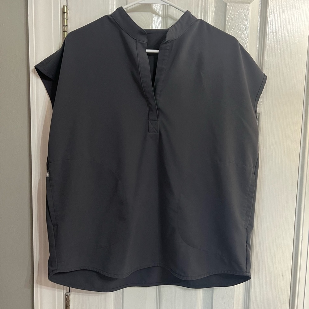 Charcoal Rafael Figs Scrub Top - Small